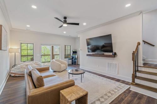 Luxury Home w Hot Tub & Mt Views - Otter Run #2 - image 13