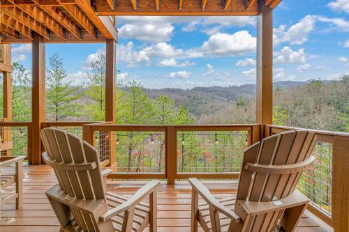 Luxury Home w Hot Tub & Mt Views - Otter Run #2 - image 2