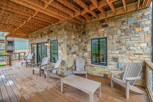 Luxury Home w Hot Tub & Mt Views - Otter Run #2 - image 8
