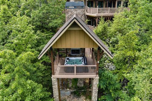 Luxury Mt Home w Hot Tub Game Room - Otter Ridge - image 14