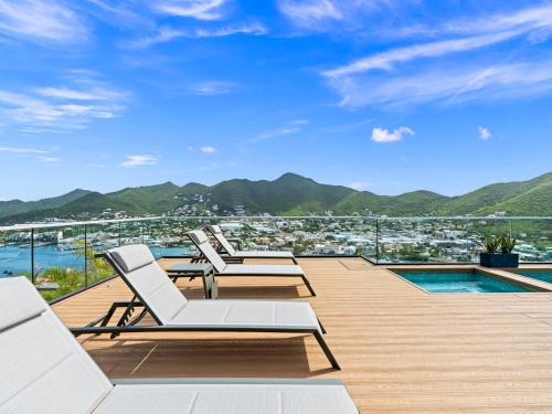 Вид, The Hills Residence at Simpson Bay in Cay Bay