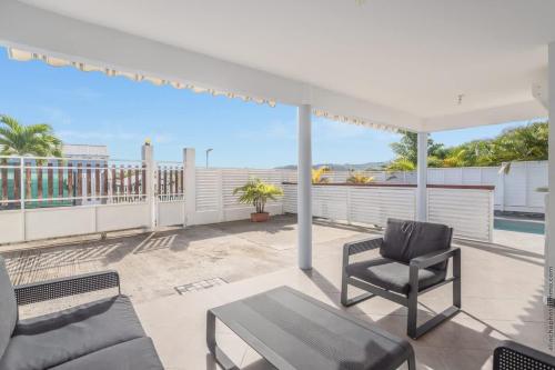 Villa 2 chambres, Jacuzzi et Piscine in Gros-Morne
