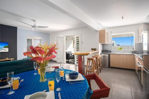 Villa 2 chambres, Jacuzzi et Piscine in Gros-Morne