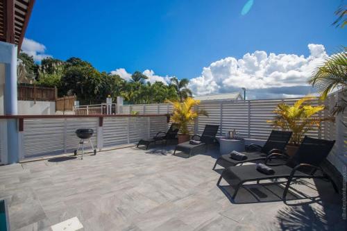 Villa 2 chambres, Jacuzzi et Piscine in Gros-Morne