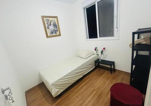 O quarto individual na casa compartilhada in イタケラ