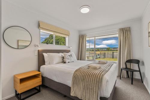 Park at Lake Central - Taupo - image 3
