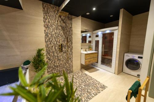 ZenKo Suite - Spa & Sauna privé - Hypercentre
