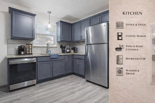 Modern 4BR King Suite Including Backyard Oasis with Firepit in Highland Meadows