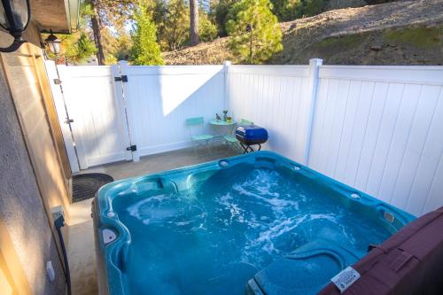 Quail Suite HOT TUB BBQ Sleeps 2 in Ahwahnee (CA)