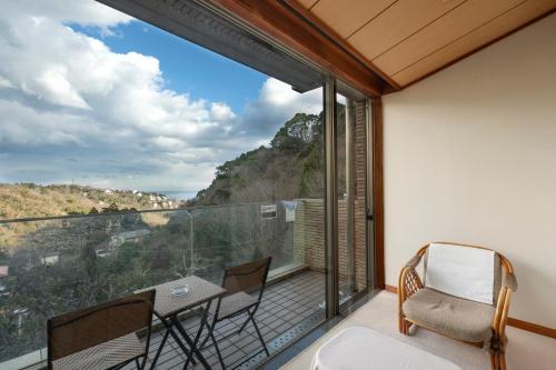 View, 錦月-熱海山莊 含送迎服务 in Ainoharacho