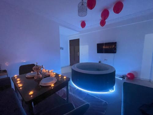 Jacuzzi Apartment with Romantic Decoration – khách sạn tại Residence Riad