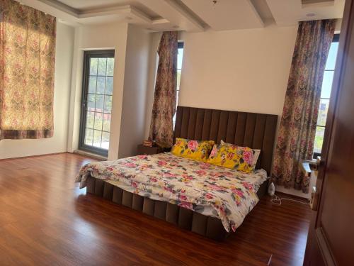 Home away from home - Srinagar Home away from home - Srinagar