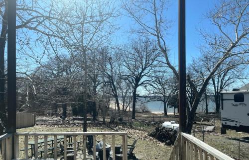 Granny Flo's Lakehouse - main image