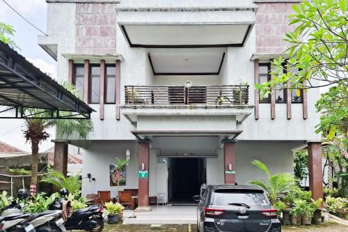 Pintu masuk, RedDoorz Syariah @ Harmoni near Alun Alun Kudus in Kudus