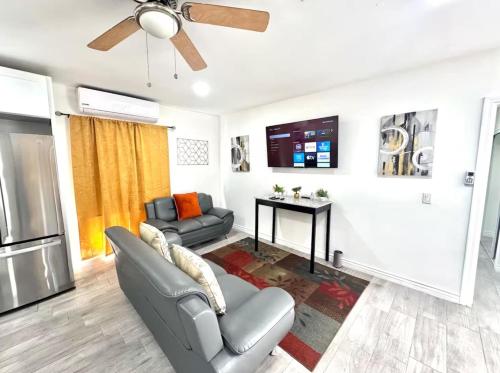 Campo Rd 2BR 1BA | Near Zoo & Downtown SD in 拉米薩