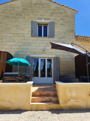 Létesítmények, Le Mas de Guiguite in Saint-Pierre-de-Mézoargues