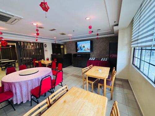 Shared lounge/TV area, Hotel Yt Midtown Kuala Terengganu in Kuala Terengganu