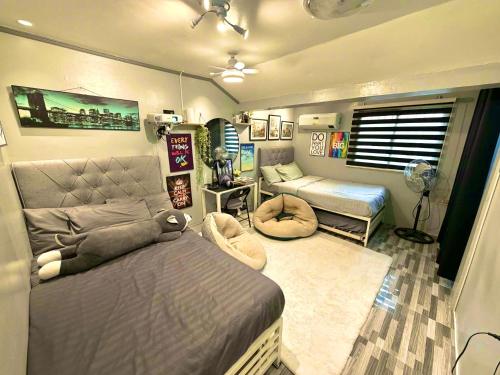 Gray Room The White Haven In Clark, Mabalacat