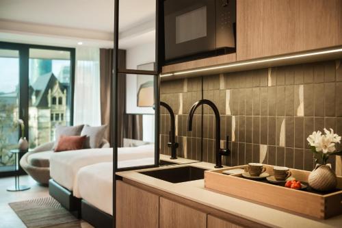 Kennedy 89 in The Unbound Collection by Hyatt - image 10