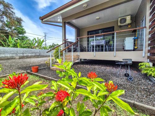 Utvendig, Teahupo'o Lodge Tahiti - Studio Moana, lagon et quai en face - Canoës inclus (Teahupo'o Lodge Tahiti - Studio Moana, lagon et quai en face - Canoes inclus) in Teahupo'o