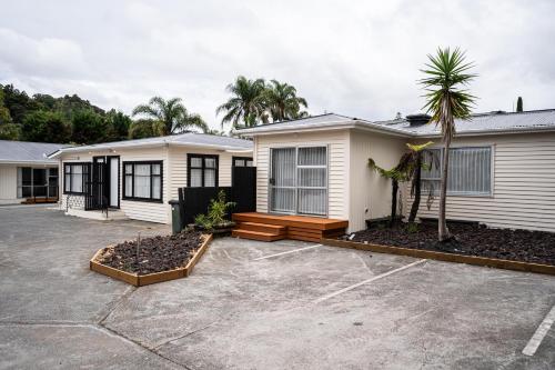 Rayya Suites in Bay of Islands