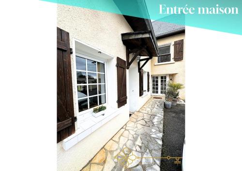 Ensemble de 2 logements, 2 cuisines, 4 chambres, 2 salles de bain in Oloron-Herrere