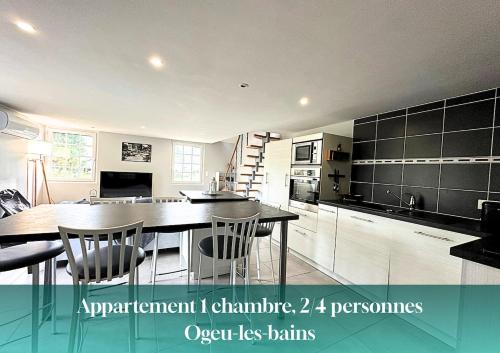 Ensemble de 2 logements, 2 cuisines, 4 chambres, 2 salles de bain in Oloron-Herrere