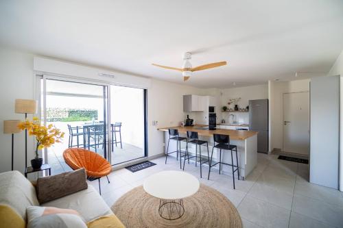 Shared lounge/TV area, FRGK "BEL AZUR 1 BDR Luxury Sea View Parking AC WIFI HIGH SPEED " in Camp Long