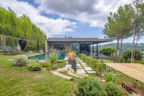 FRGK TTWHYNOT Luxury Contemporary Villa Pool, Garden & Ultra-Fast Wi-Fi