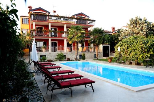  Apartments Max in Vrsar