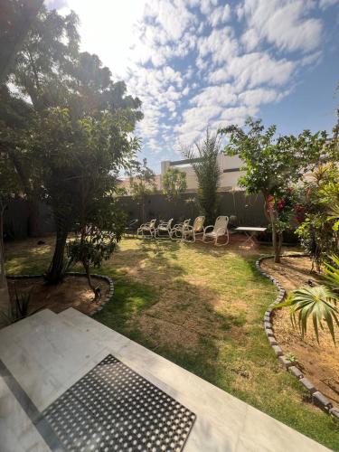 Ghumo x Bahadurabad Aga Khan Hospital - Private King Suite - image 4