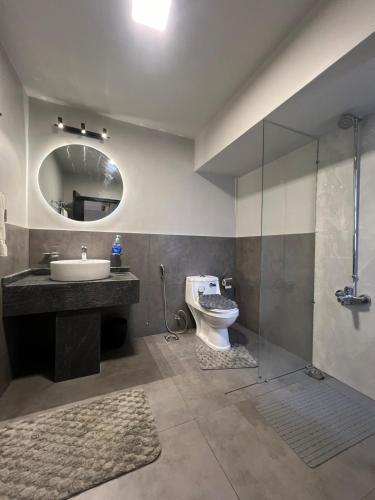 Ghumo x Bahadurabad Aga Khan Hospital - Private King Suite - image 2