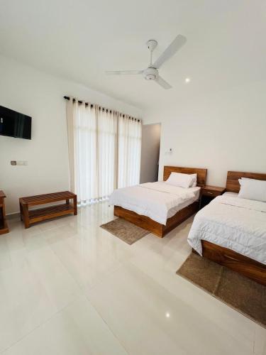 Grand Seven Guest & Restaurant in Ampara
