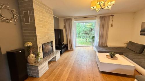 ห้องส่วนกลางสำหรับนั่งเล่น/ดูทีวี, Best XXL vacation home with sauna, Pärnu (Best XXL vacation home with sauna, Parnu) in ปาร์นูมา