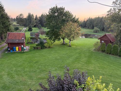 Apartament z tarasem i widokiem na las in Okragle