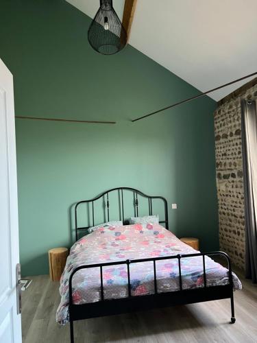 La parenthèse de Saint Esselin 2 (La parenthese de Saint Esselin 2) in 諾爾昂