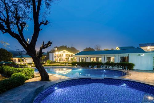 Apkārtne, Baris river resort Corbett in Kiari Kham