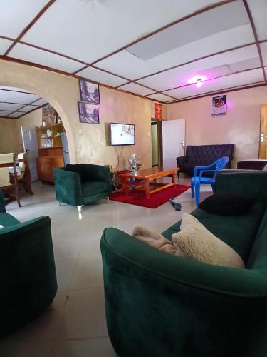 . Muchemwas apartment