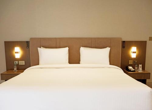 The Tower Plaza Hotel Dubai Room Type - Dubai Skyline King