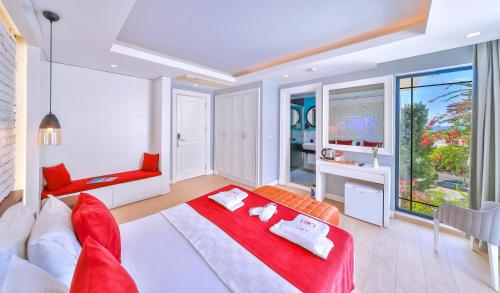 Lale Hotel - image 14