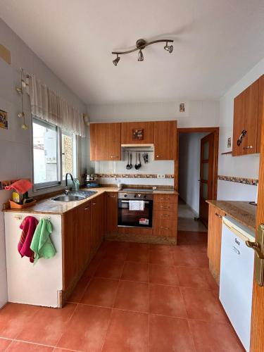 Konyha, Amazing 3 floor house in front of the beach in Los Urrutias