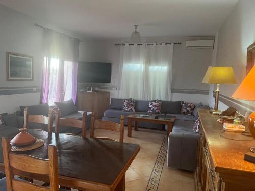 magnifique appartement Saidia wifi gratuit et chaines internationales in Saidia
