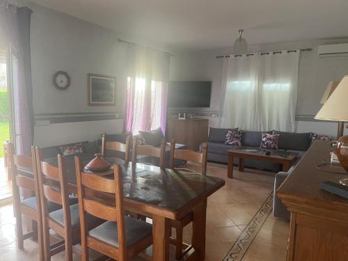 magnifique appartement Saidia wifi gratuit et chaines internationales in Saidia