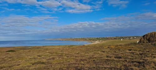 Custren Esquibien - image 5