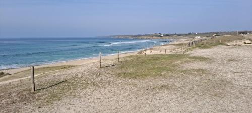 Custren Esquibien - image 6