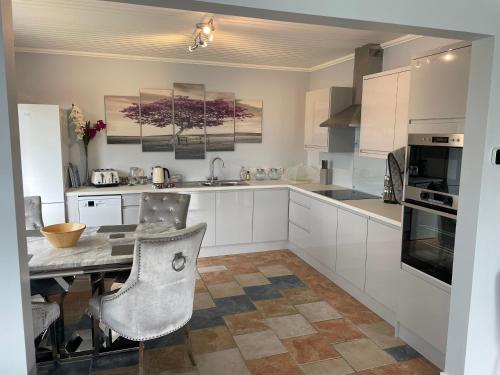 Beautiful 3-Bed House in Sunny Killough Down in Killough