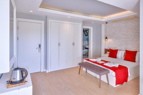 Lale Hotel - image 7