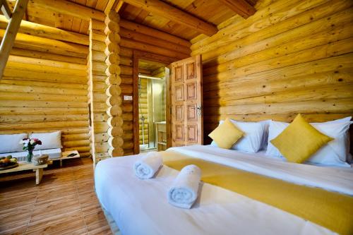 Wood Hills Hotel & Resort in Mayrouba