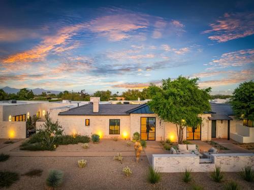 Paradise Valley - Pool, Hot Tub & Outdoor Fireplace in Paradise Valley