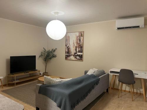 客房, Gem of Vuosaari - private sauna, free parking and WiFi, walking distance from metro in 拉斯提拉